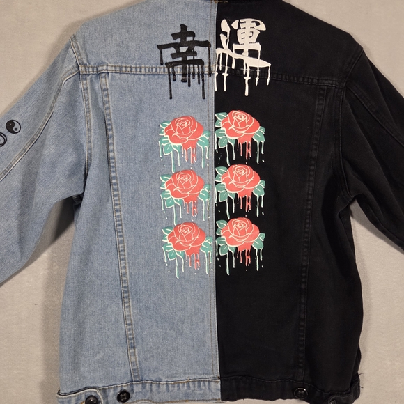 Rue 21 two-toned denim jacket with "GOOD FORTUNE" lettering (M298) - Picture 6 of 12